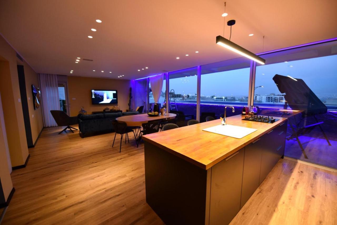 Private Pool Luxury Penthouses Sea View Ейлат Екстериор снимка