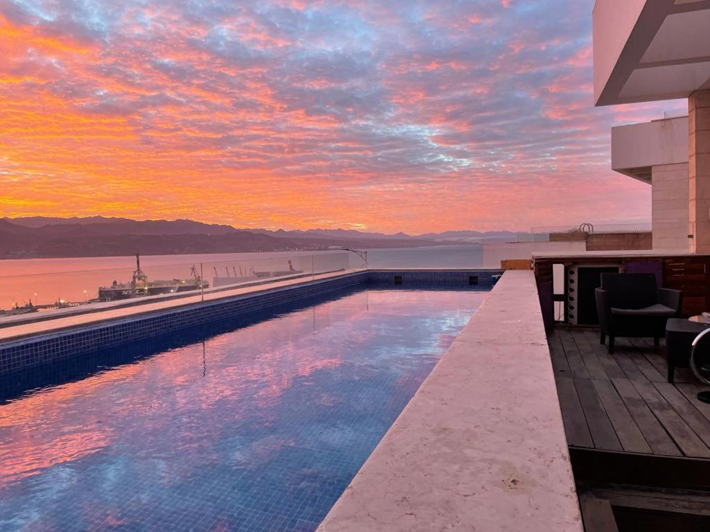 Private Pool Luxury Penthouses Sea View Ейлат Екстериор снимка