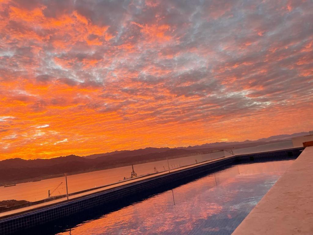 Private Pool Luxury Penthouses Sea View Ейлат Екстериор снимка